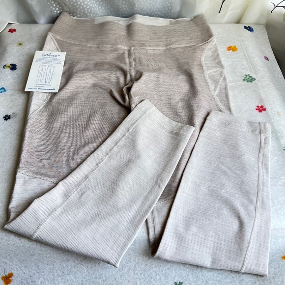 Outdoor Voices Pants - 🌸 NWT Outdoor Voices Techsweat 7/8 legging women’s Athletic Tights Beige